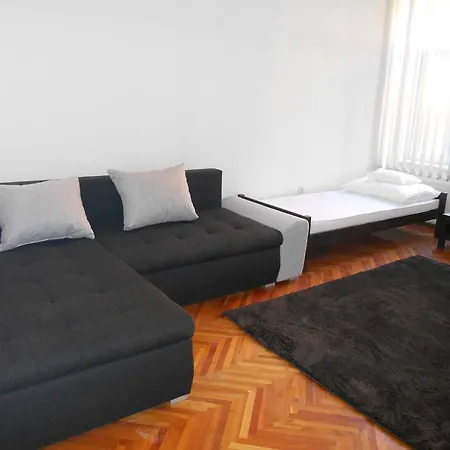 Akos Apartman Apartment Erlau